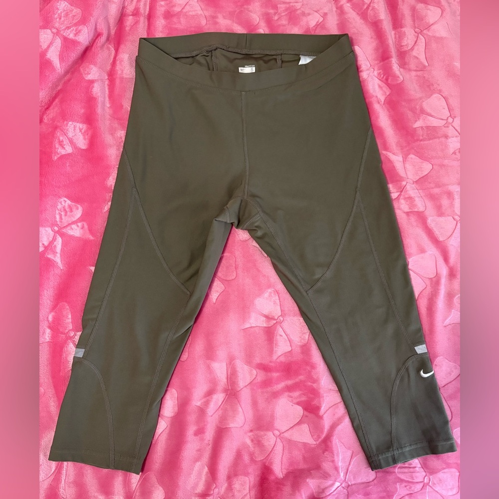 🫒🏃‍♀️ Nike Dri-FIT Cropped Running Leggings | Size Small 🏃‍♀️🫒